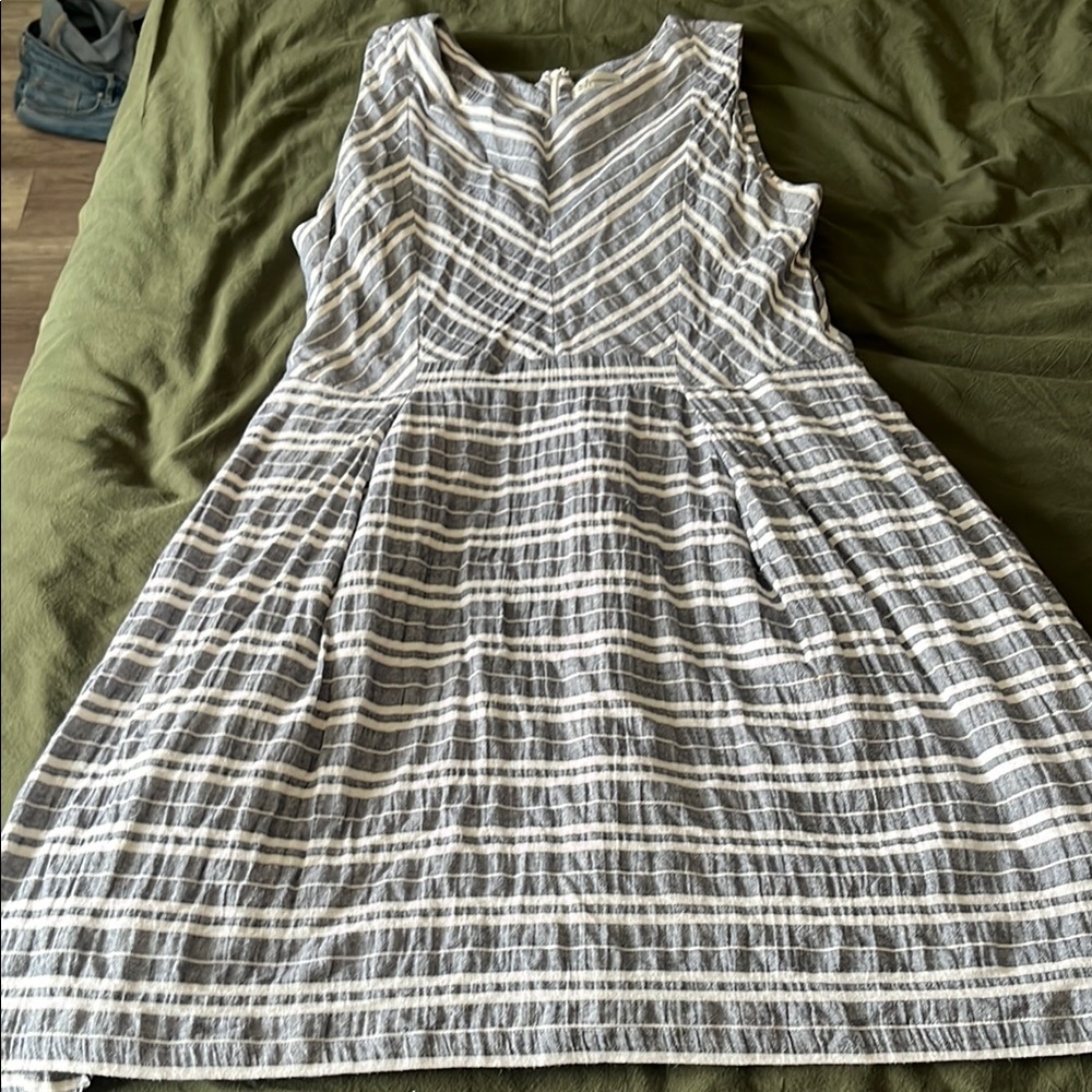 Neiman Marcus Black and White A-Line Midi Dress